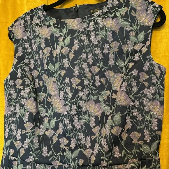 Brooks Brothers Floral Jacquard Pencil Dress Resortwear 2020 Collection EUC 10 - Picture 2 of 4
